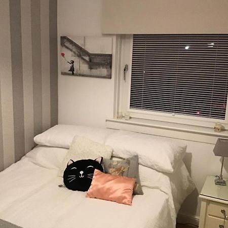 Erskine Apartment Dalmuir ภายนอก รูปภาพ